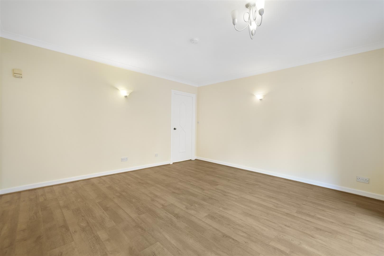 Hera Court, Canary Wharf
